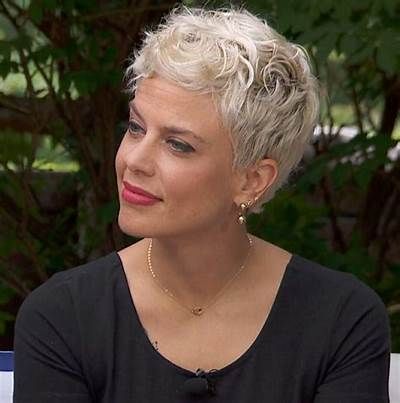 Elegant And Modern Short Haircuts For Mature Women Page Of