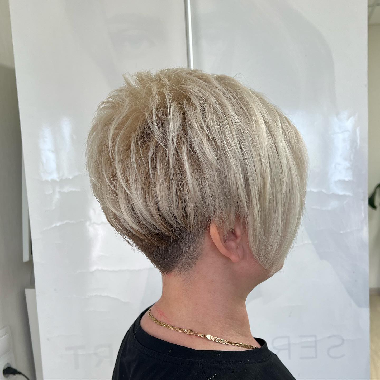 modern haircuts for short hair