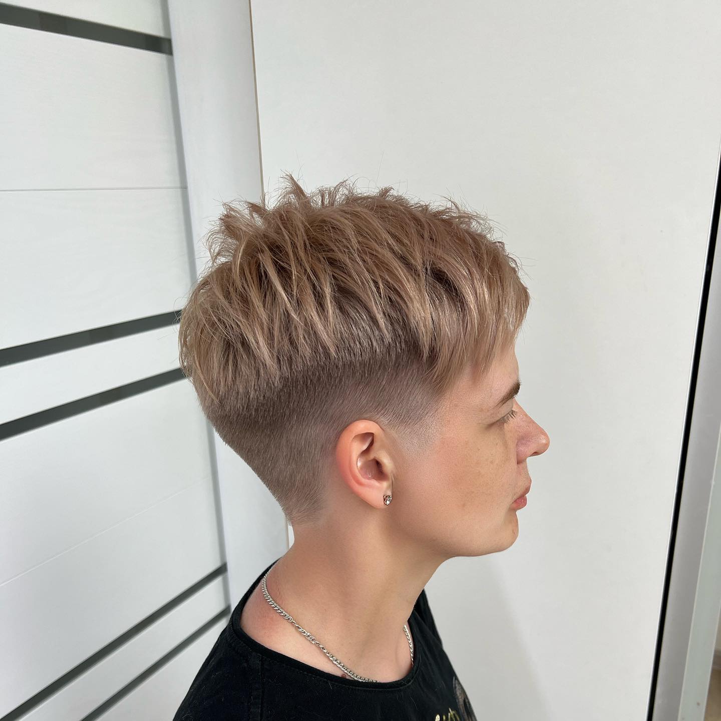 modern haircuts for short hair