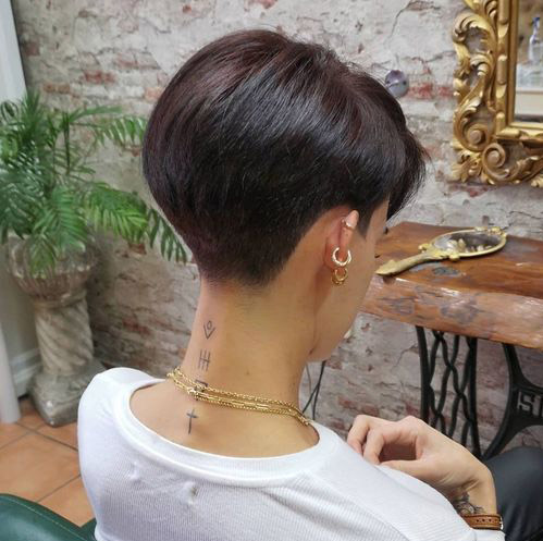 Inmad Elope Pixie Cut