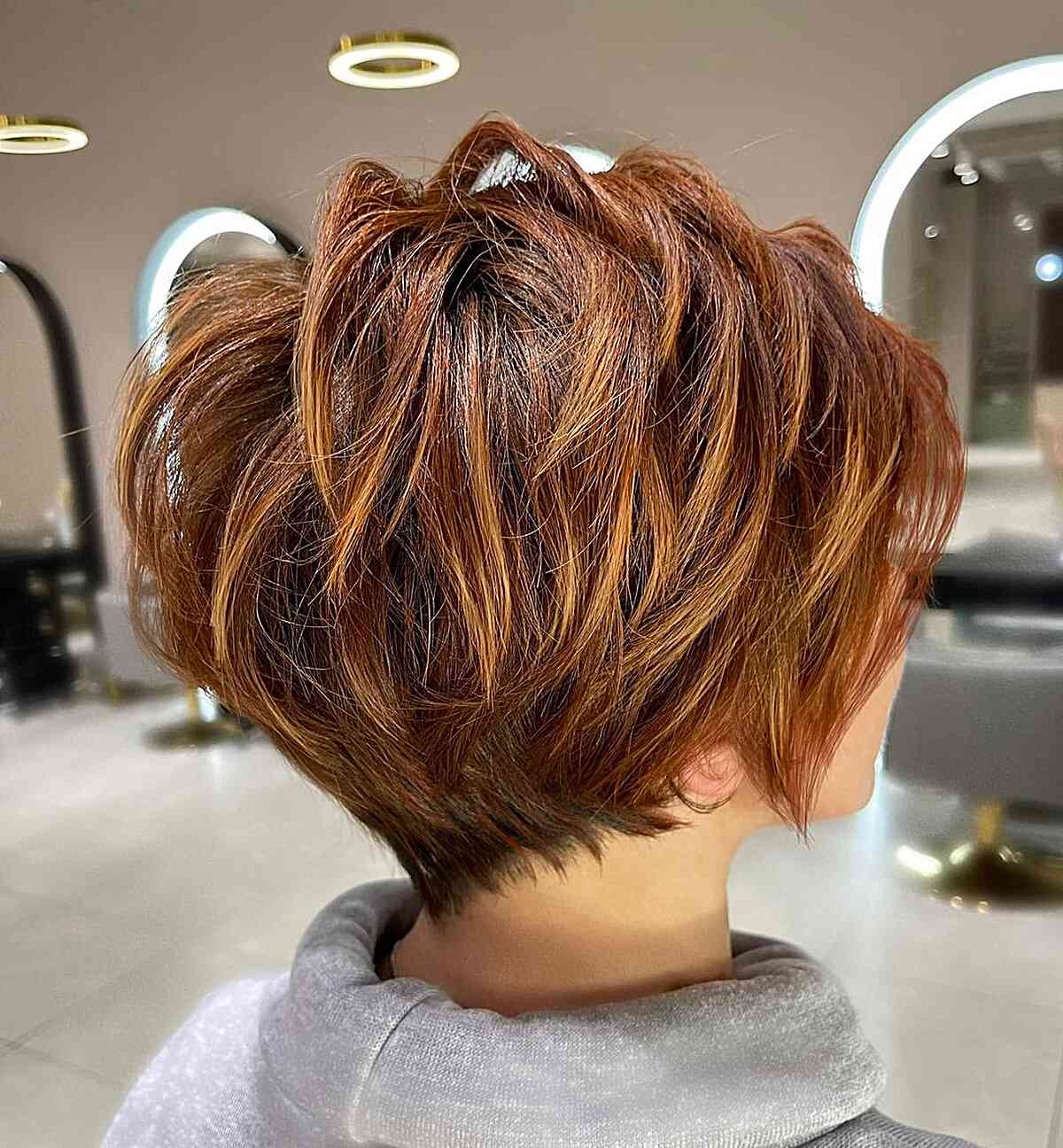 coupe pixie bob, cheveux courts, coiffure courte femme pinterest
