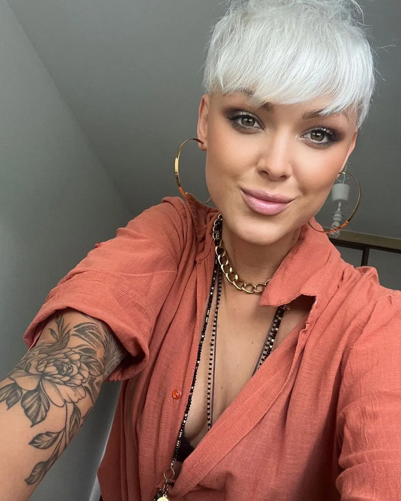 anti-aging short hairstyles