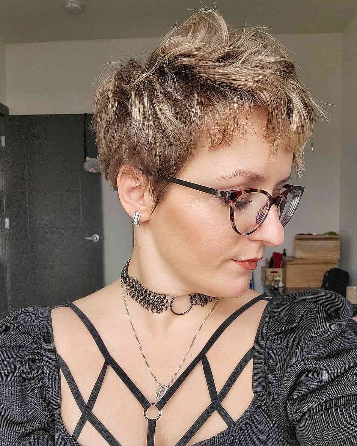 cutest short haircuts women