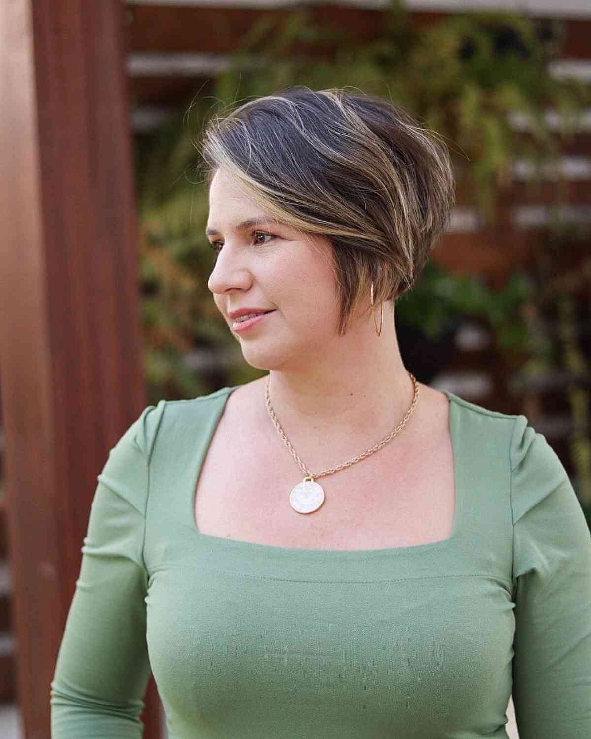 cutest short haircuts women