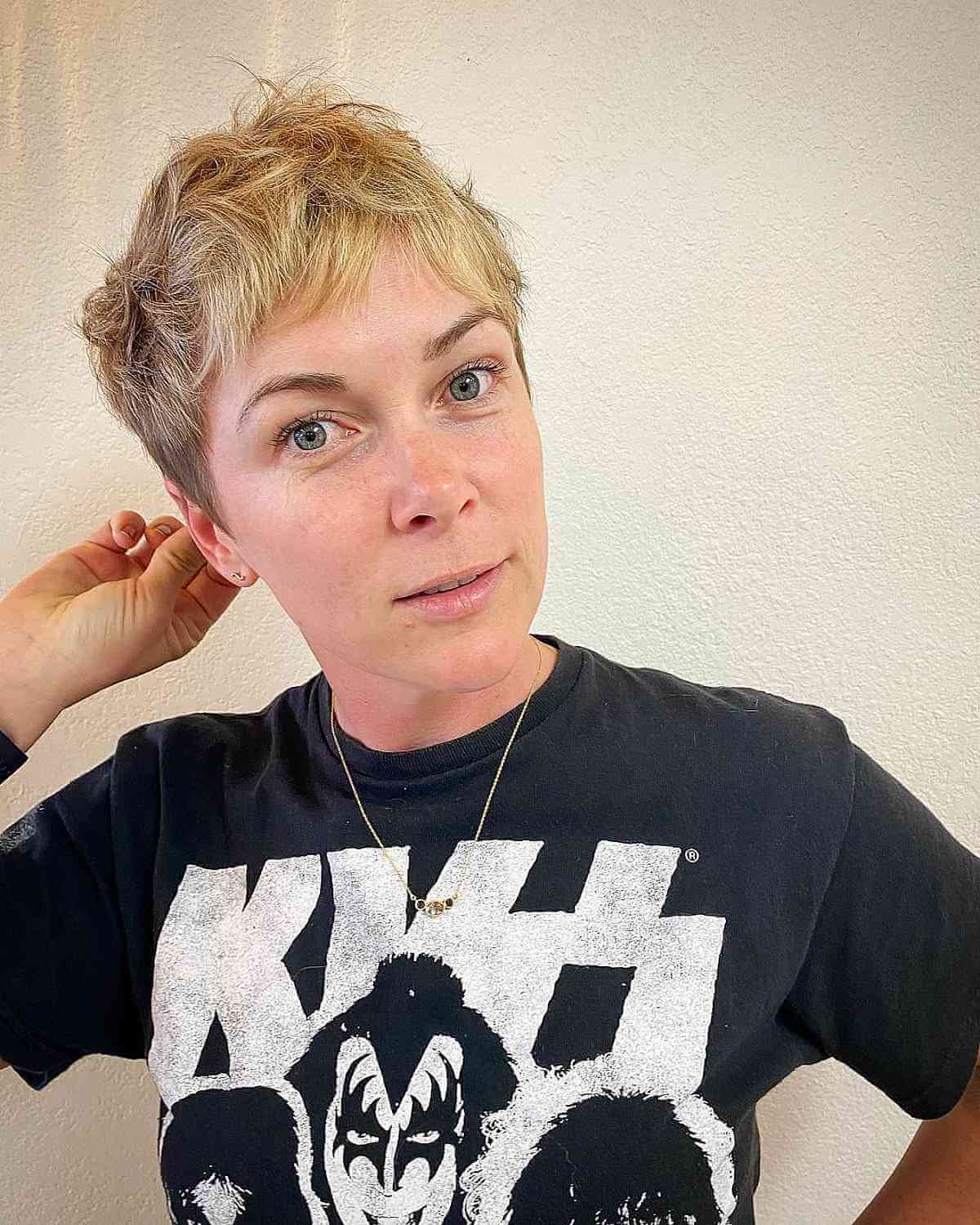 cutest short haircuts women