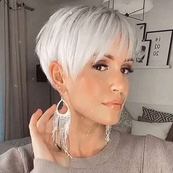 cutest short haircuts women
