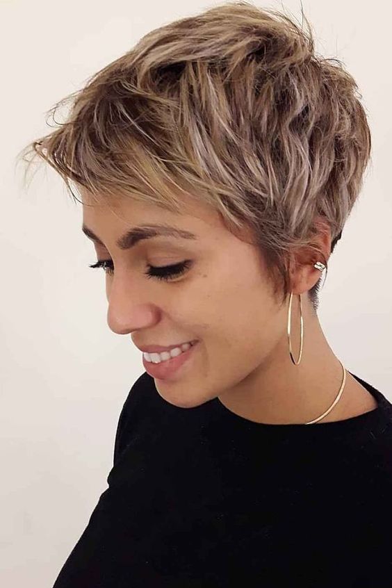 cutest short haircuts women