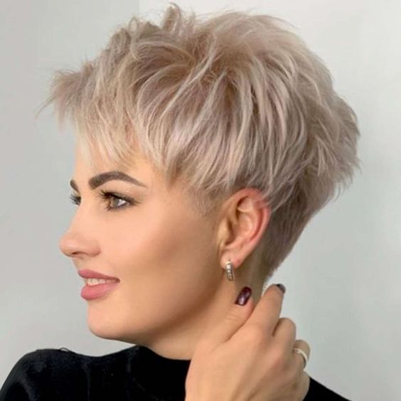 cutest short haircuts women