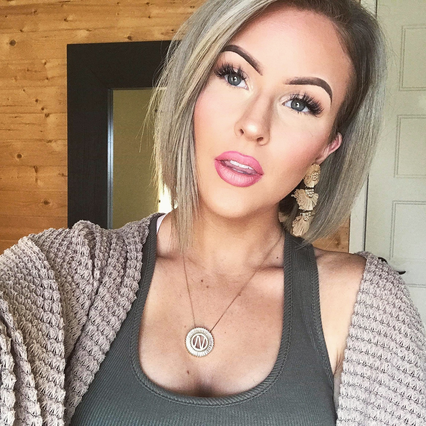 nicole huntsman short bob hairstyles