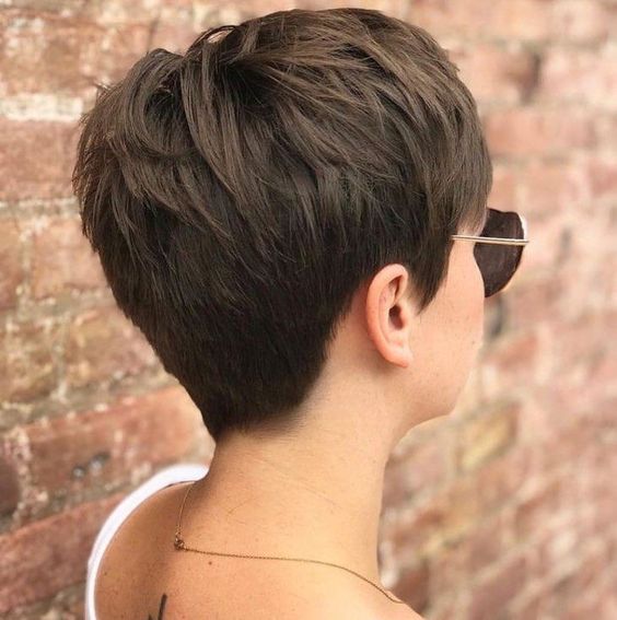 These Will Be the 36 Biggest Short Hair Trends in 2024 Page 29 of 37