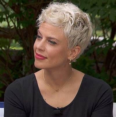 anti-aging short pixie cuts that look younger