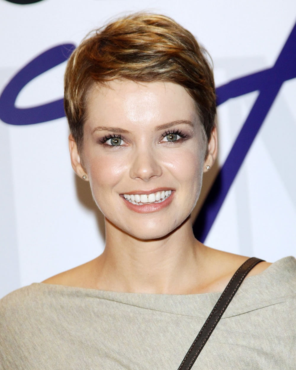 anti-aging short pixie cuts that look younger