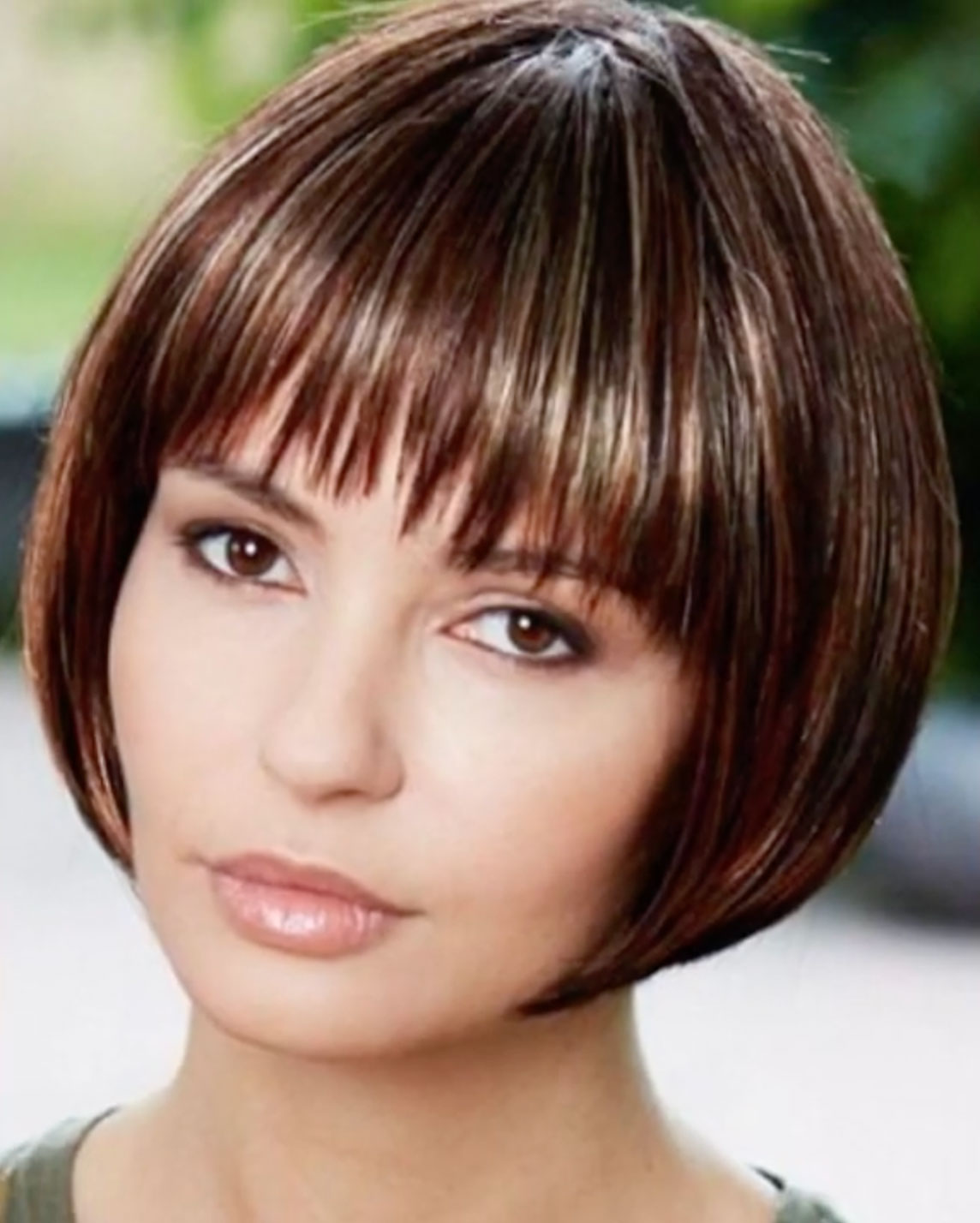 Short Bob Hairstyles for Stylish Women with Fine Hair 2024
