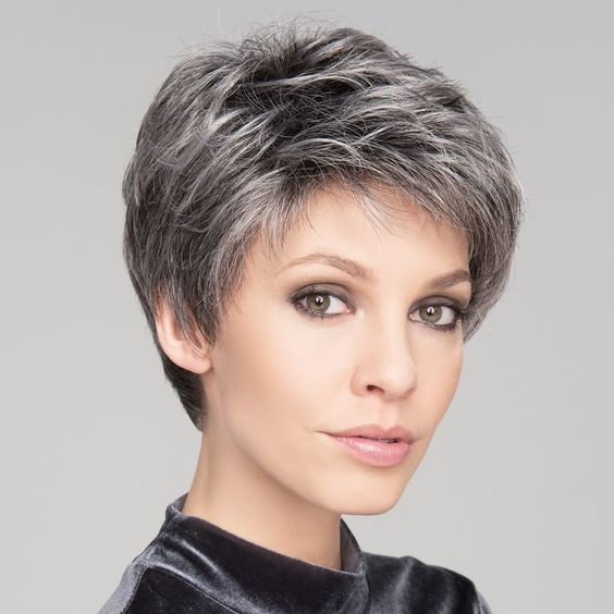 Coiffures Courtes & Couleurs Étonnantes pour Femmes +50 - Pinterest