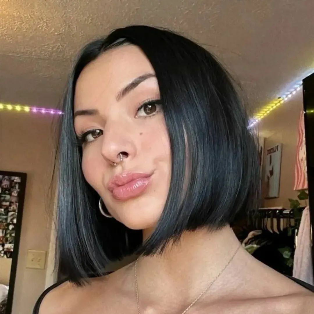 Bombshell Bob Haircuts Women Pinterest