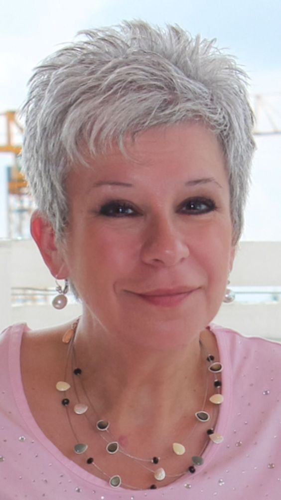 Anti-Aging Short Haircuts For older Women