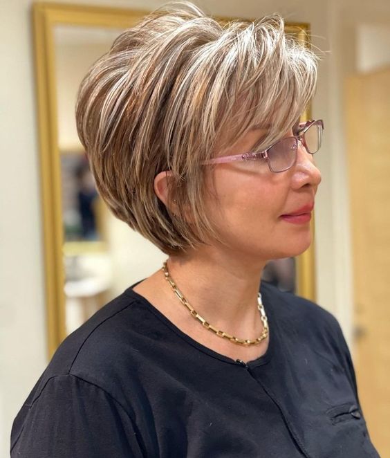Anti-Aging Short Haircuts For older Women