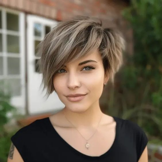 27 Flattering Short Hairstyles for Every Women Trending 2024 - Page 13 ...