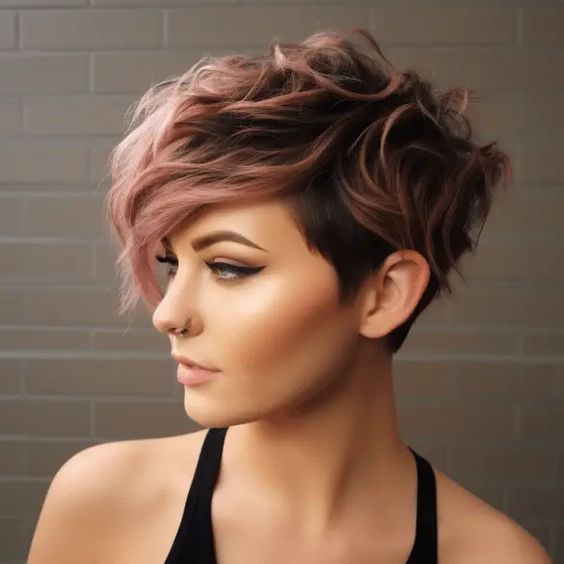 Short hairstyles for women trending 2024