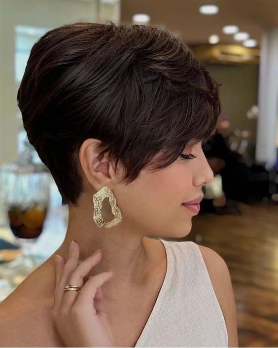glamorous short hairstyle trends