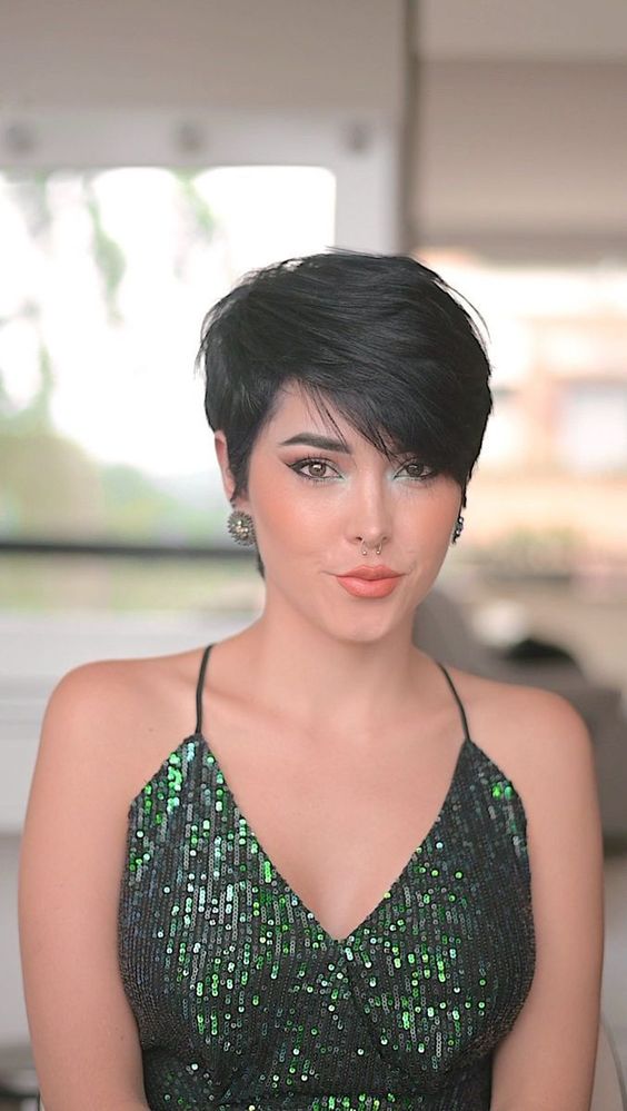 glamorous short hairstyle trends