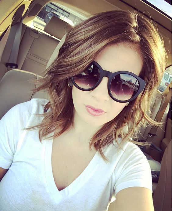 Medium Hairstyles for Sunglasses Wearers