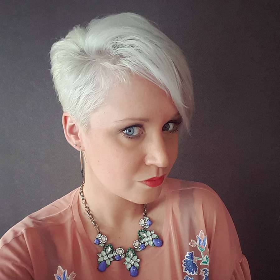 Short Hairstyles Women Over 40