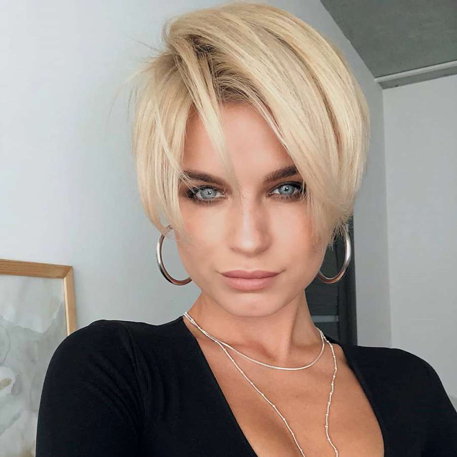 Short Hairstyles Women Over 40