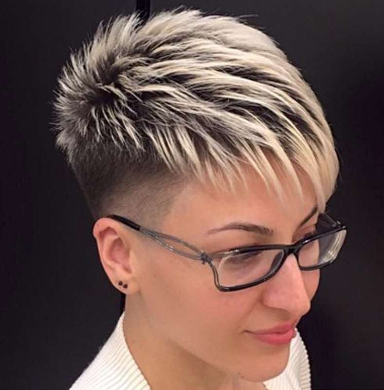 Short Hairstyles Women Over 40