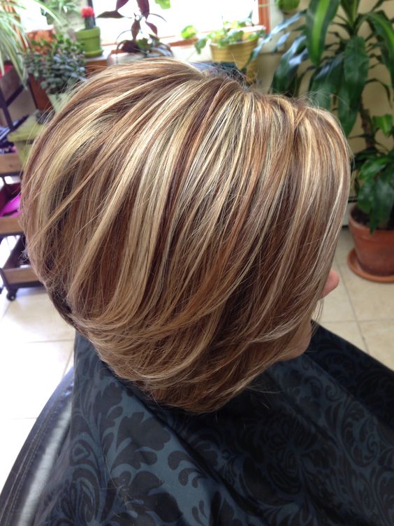 Short Highlighted Haircuts