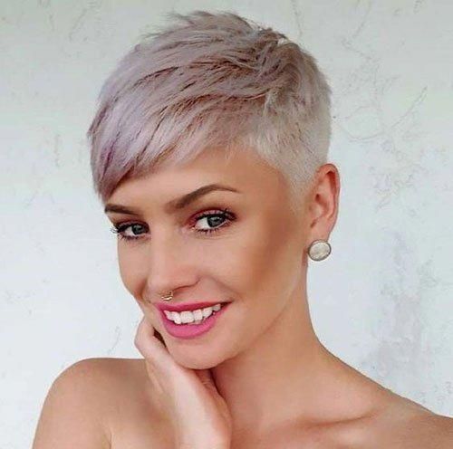 la coupe pixie, cheveux courts, coupe ultra courte, coupe très courte,