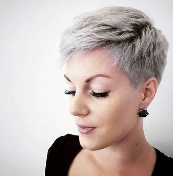 la coupe pixie, cheveux courts, coupe ultra courte, coupe très courte,