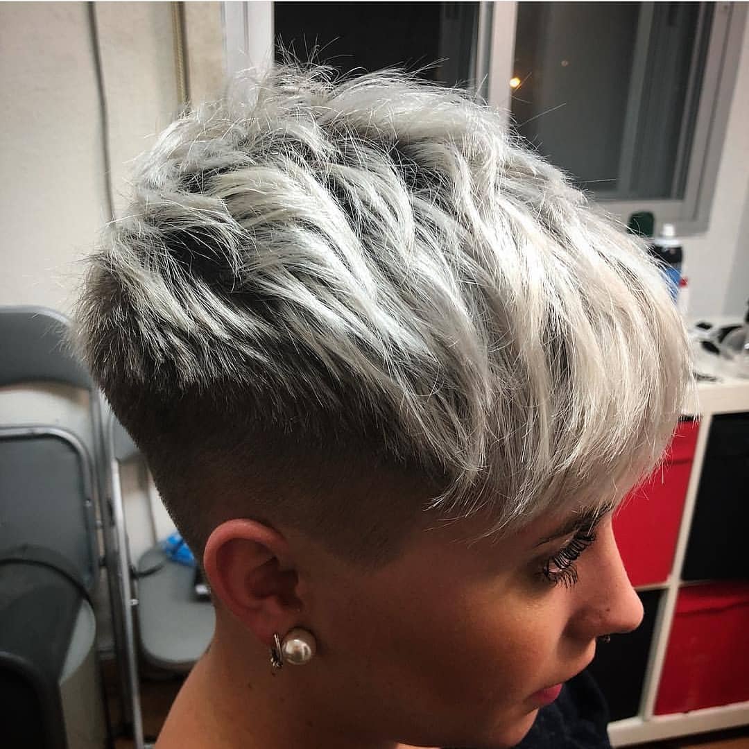 flattering short hairstyles