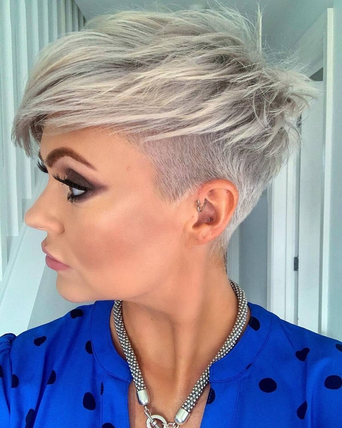 flattering short hairstyles