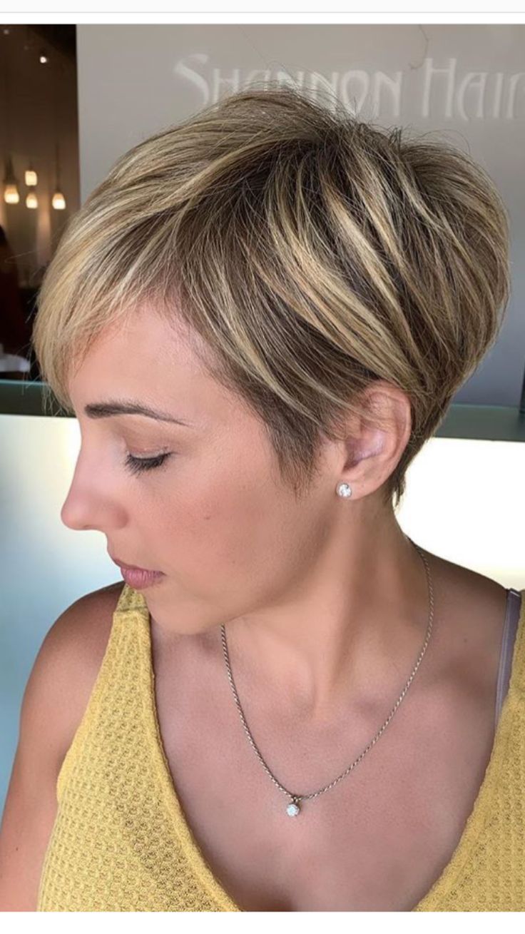 Chic Highlighted Pixie Cuts