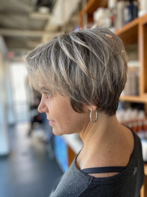 highlighted short cuts for women