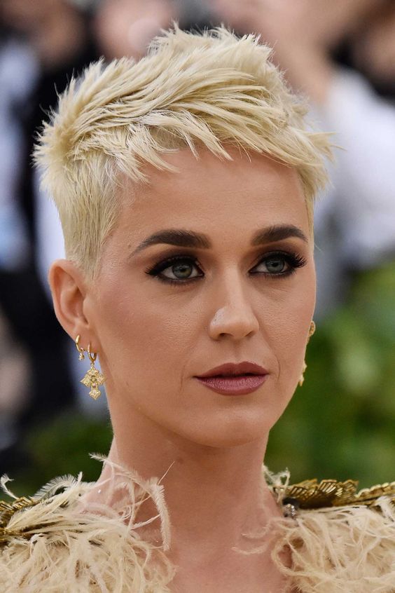 captivating pixie cuts