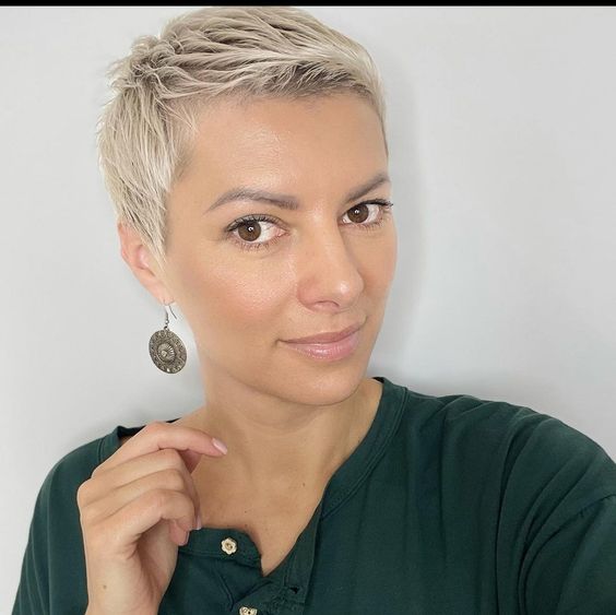 captivating pixie cuts
