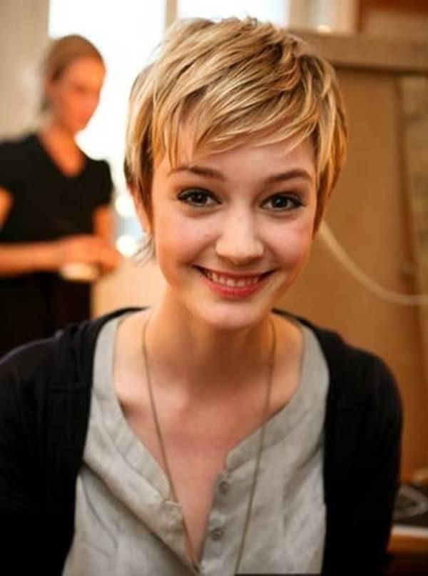 Chic Highlighted Pixie Cuts