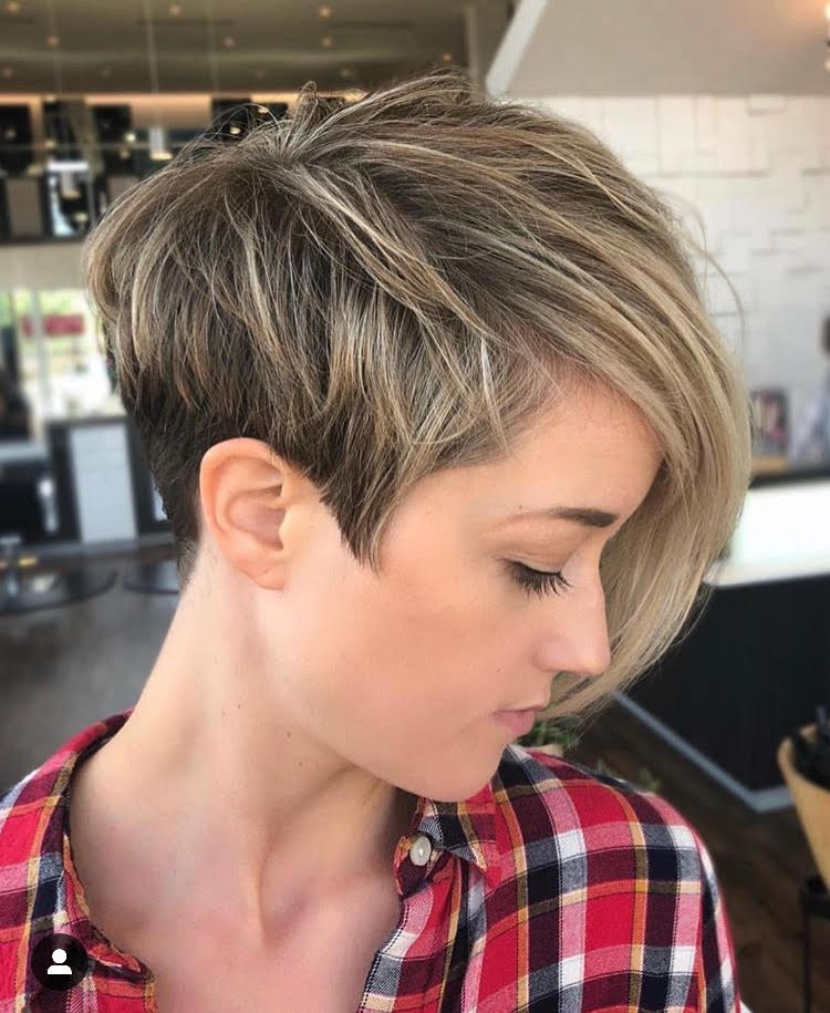 Chic Highlighted Pixie Cuts