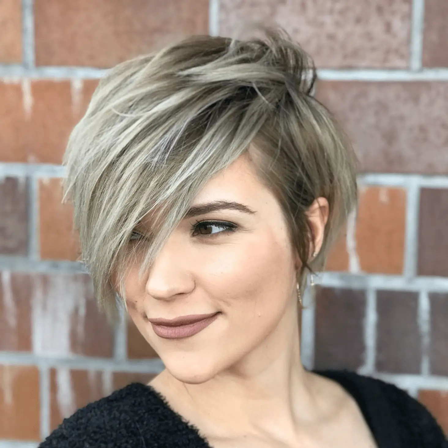 Chic Highlighted Pixie Cuts
