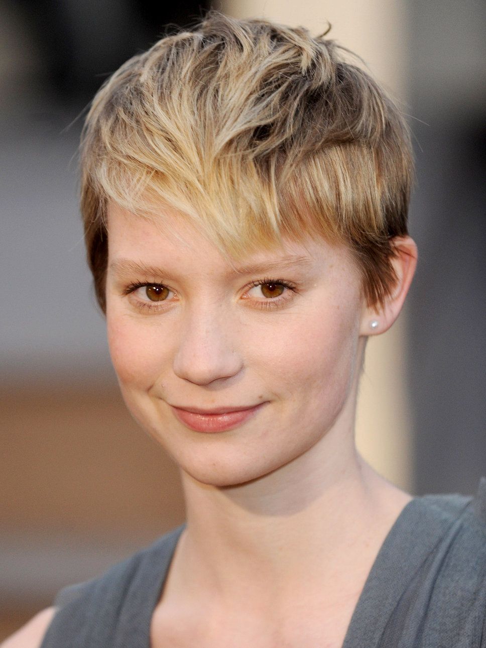 Chic Highlighted Pixie Cuts