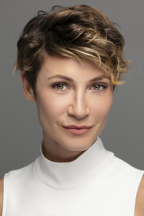 highlighted pixie cuts