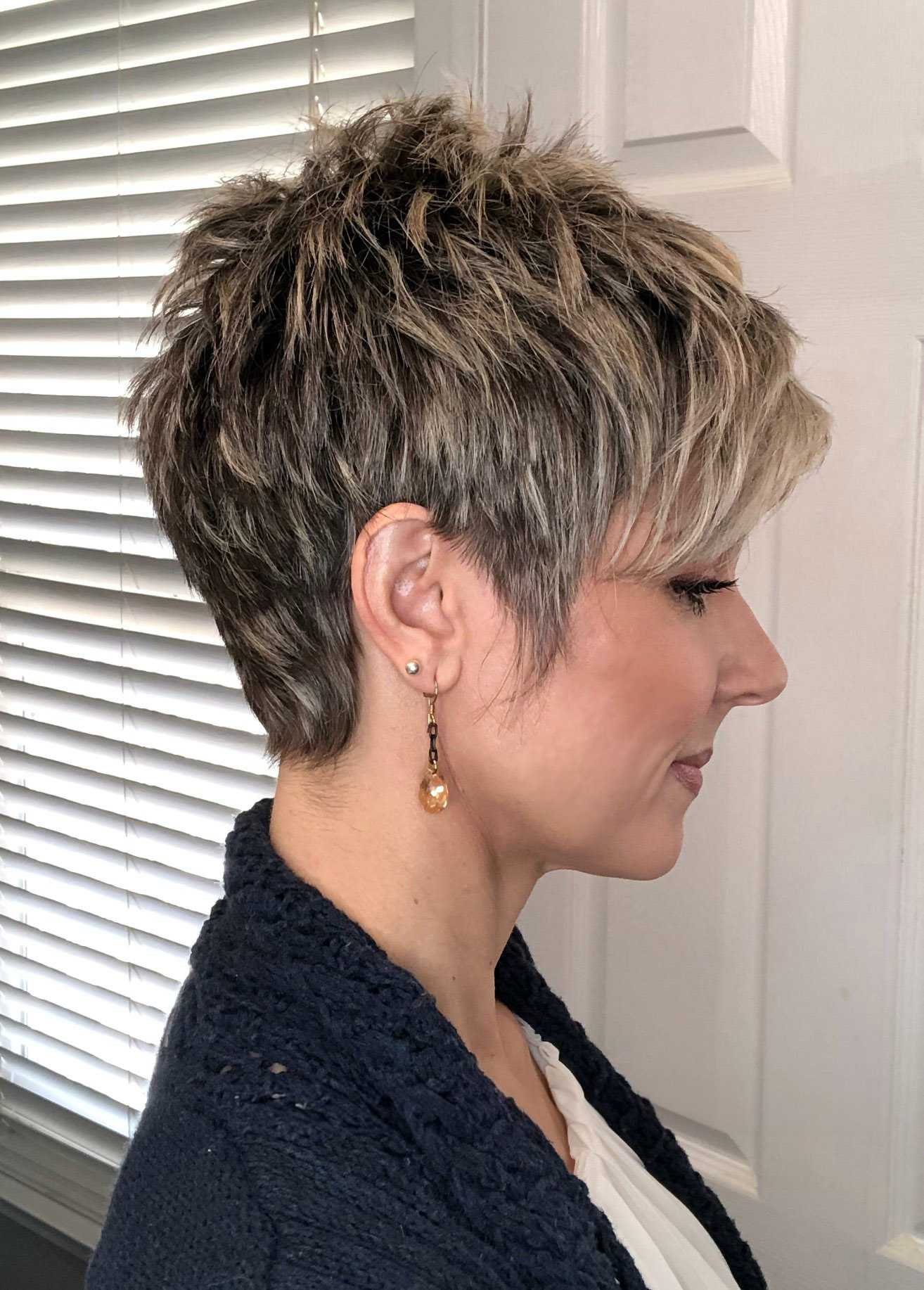 pixie cuts with highlights